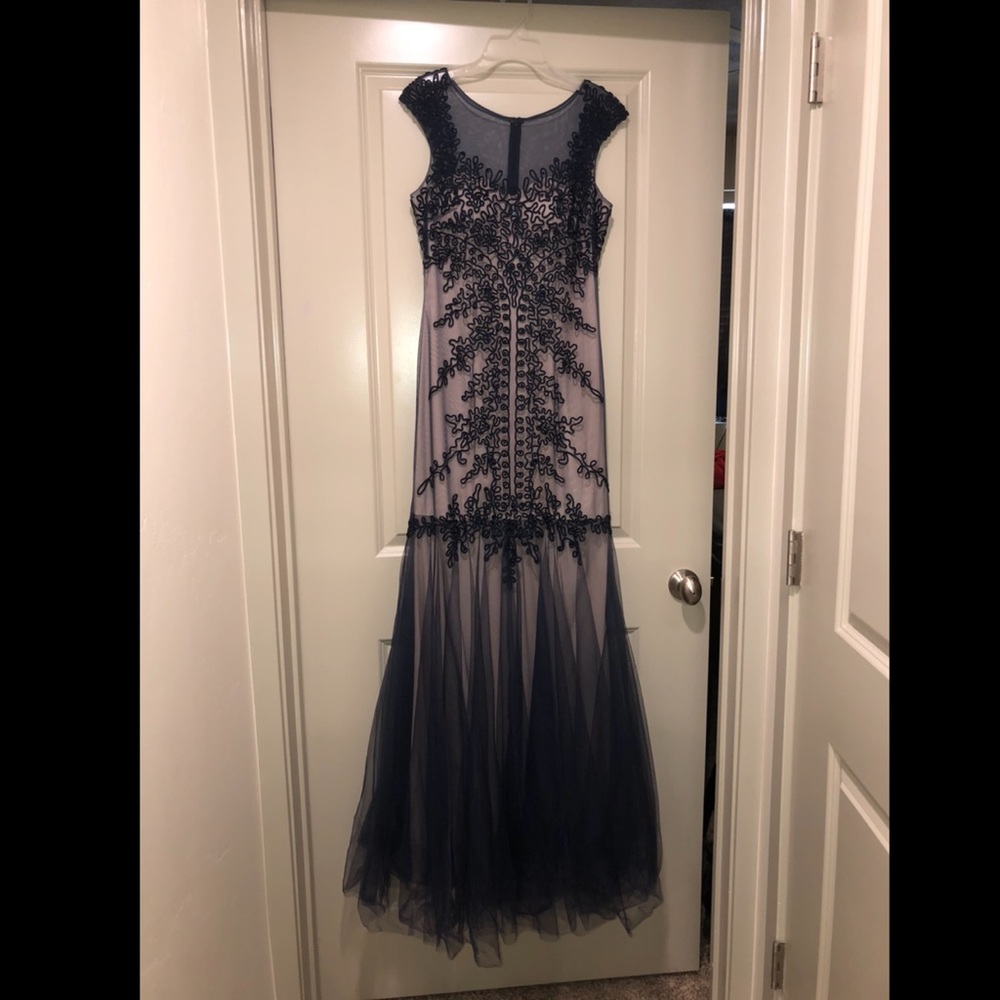 Formal Dress 💙💙 - Picture 10 of 11